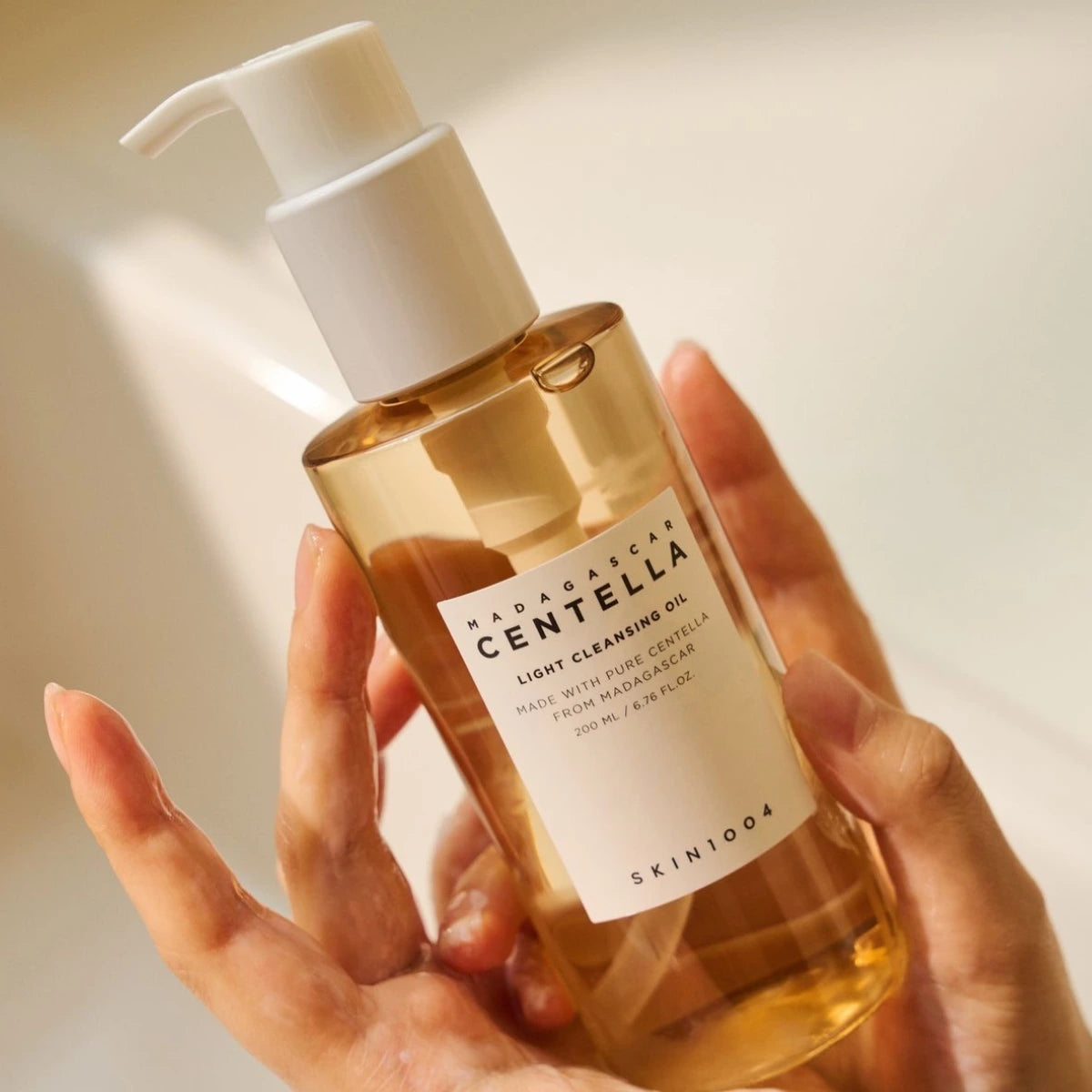 Skin1004 Madagascar Centella Light Cleansing Oil